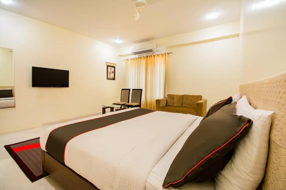 Hotel Lorven Visakhapatnam Buitenkant foto