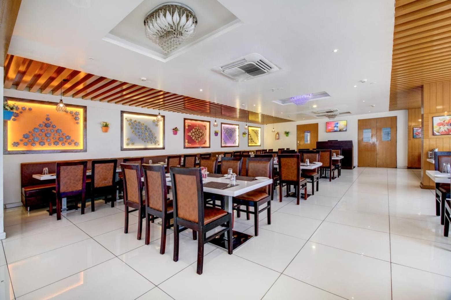 Hotel Lorven Visakhapatnam Buitenkant foto